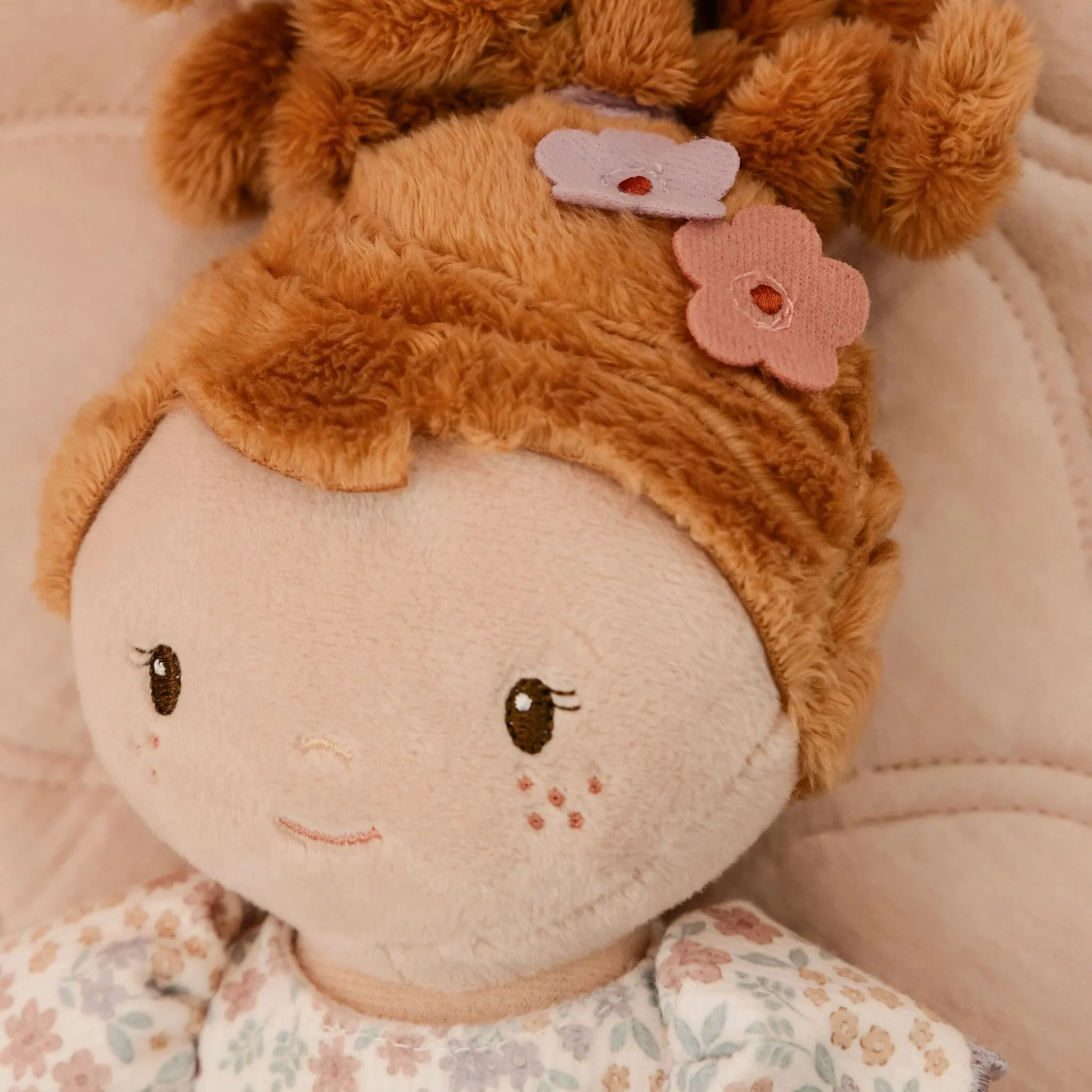 Bambola Abbraccio Ava 35 cm - Hug Doll Ava (LD4667) - immagine 5